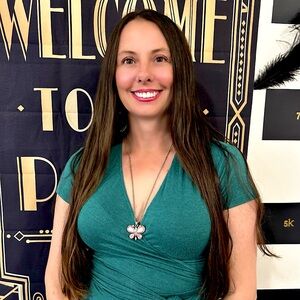 Meet your Posher, Lori